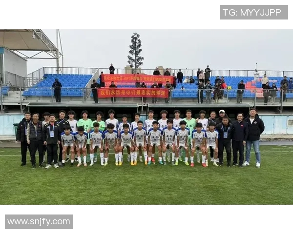 聚焦绿茵场边缘英雄探秘足球替补球员的奋斗与荣耀之路