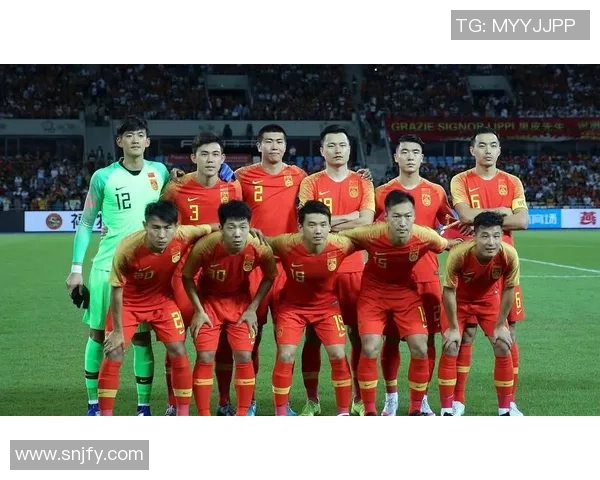 足球明星格局新变化：顶级球员引领潮流掀起全球赛事风暴