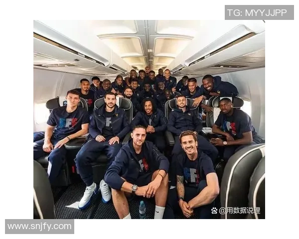 足球球星段位系统解读 从新秀到传奇的成长与蜕变 足球球星段位系统解读 从新秀到传奇的成长与蜕变