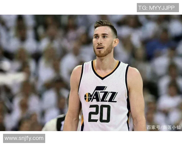 白人足球球星成长历程与赛场辉煌事迹深度解读 白人足球球星成长历程与赛场辉煌事迹深度解读