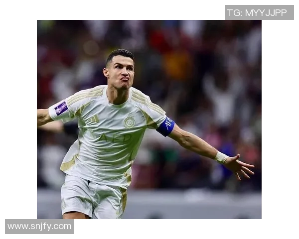 足球巨星C罗身材保持秘诀揭秘 他会喝可乐吗