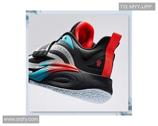 中超球星安踏足球鞋：解读中国足球品牌的崛起