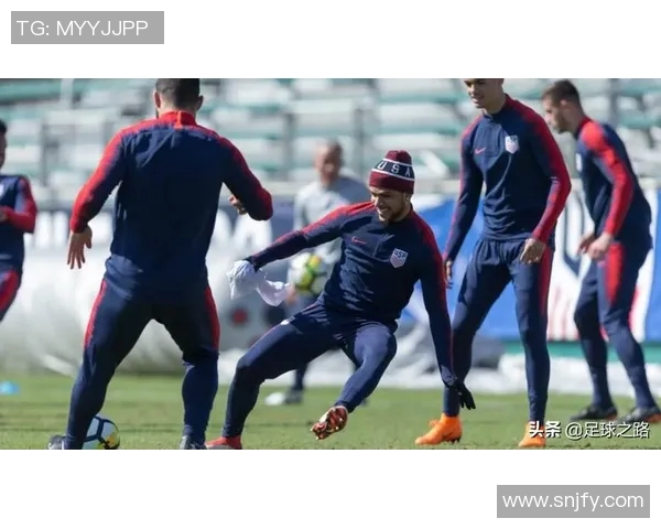 足球明星热身动作解析 探秘球场上那份不为人知的力量与技巧 足球明星热身动作解析 探秘球场上那份不为人知的力量与技巧